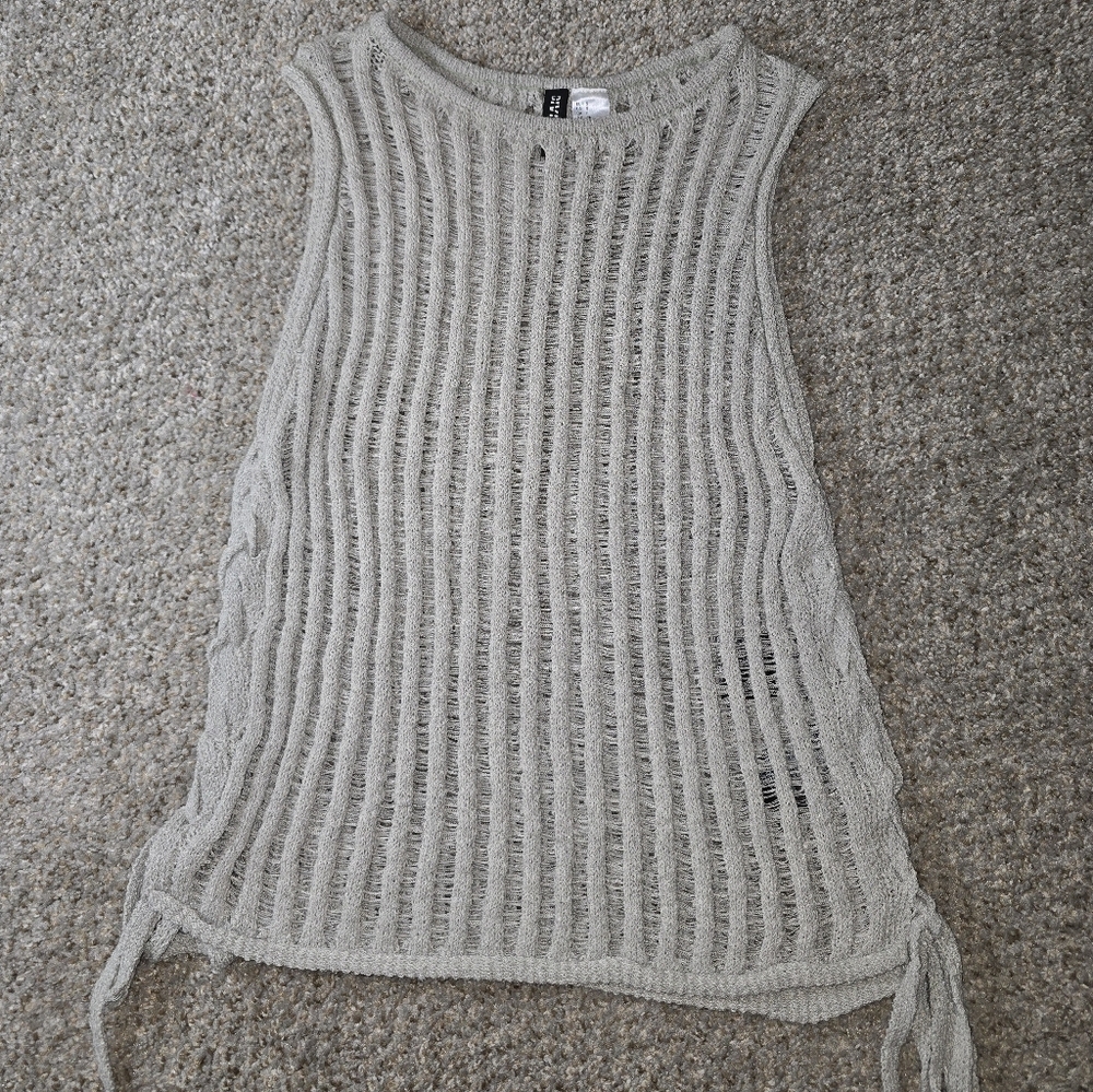 Women's H&M Knit Top Size Small